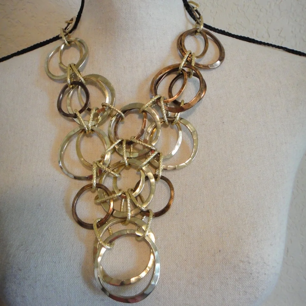 Gold Rings Necklace - Picture 8 of 8